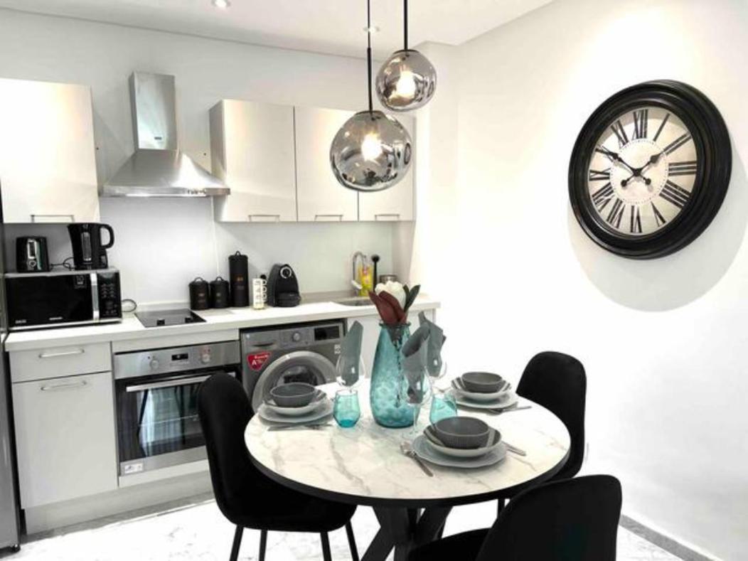 Gauthier Living By Shortstaycasa 1Bed Or 2Beds - The Heart Of Town Casablanca Bagian luar foto
